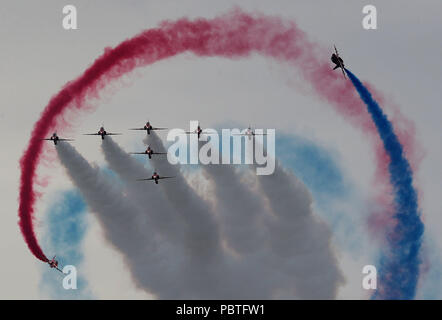 Die roten Pfeile während der jährlichen Bray Air Display in Co. Wicklow durchführen. Stockfoto