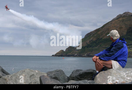 Eine Pitts Special führt während der jährlichen Bray Air Display in Co. Wicklow. Stockfoto