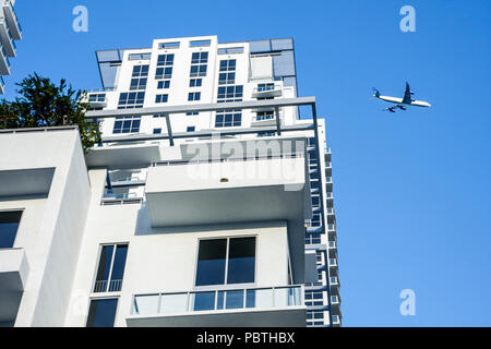 Miami Florida, Brickell Gegend, Gebäude, Hochhaus Wolkenkratzer Gebäude Mehrfamilienhaus, Eigentumswohnung Wohnwohnung auseinander Stockfoto