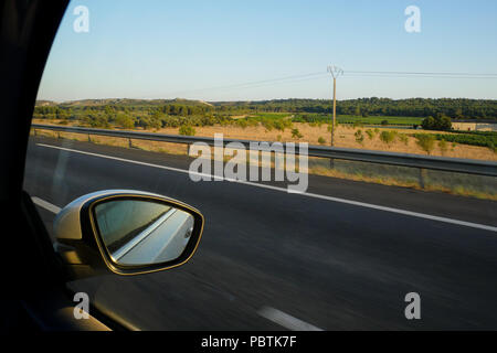 Fahren auf Autobahn A7, Frankreich Stockfoto
