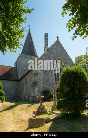 ALFRISTON, Sussex/UK - Juli 23: Blick auf die St Andrew's Church in Seaford Sussex am 23. Juli 2018 Stockfoto