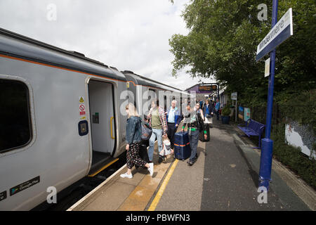 Windermere Cumbria GROSSBRITANNIEN. 30. Juli 2018 Full Service zurück (mit zwei Schlitten statt 3 bisher) auf Seen nach Dienstleistungen, bei denen nach neuen Zeitplan an der Nördlichen Bahn alle Züge auf den Seen, im Lake District, nach 2 Monaten bus Ersatz & Vintage Railway Company, mit dem die Leitung für 2 Wochen lief wieder aufgenommen werden. Northern verschrottet 168 Dienstleistungen pro Tag im letzten Monat, um zu versuchen, das Chaos durch die Einführung der Zeitplan im Mai zu entlasten. Dienstleistungen in Manchester, Lancashire, Merseyside und sind teilweise fortsetzen. Credit: Gordon Shoosmith/Alamy leben Nachrichten Stockfoto