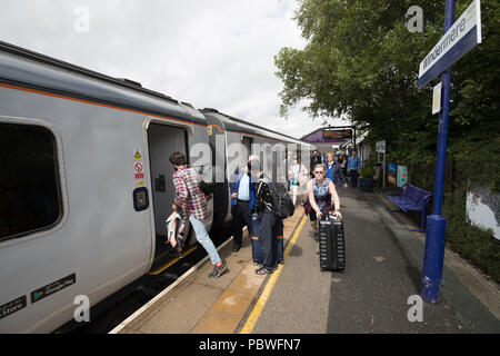 Windermere Cumbria GROSSBRITANNIEN. 30. Juli 2018 Full Service zurück (mit zwei Schlitten statt 3 bisher) auf Seen nach Dienstleistungen, bei denen nach neuen Zeitplan an der Nördlichen Bahn alle Züge auf den Seen, im Lake District, nach 2 Monaten bus Ersatz & Vintage Railway Company, mit dem die Leitung für 2 Wochen lief wieder aufgenommen werden. Northern verschrottet 168 Dienstleistungen pro Tag im letzten Monat, um zu versuchen, das Chaos durch die Einführung der Zeitplan im Mai zu entlasten. Dienstleistungen in Manchester, Lancashire, Merseyside und sind teilweise fortsetzen. Credit: Gordon Shoosmith/Alamy leben Nachrichten Stockfoto