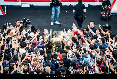 Kuala Lumpur, Malaysia. 29. Juli, 2018. Piko Taro Konzert in Japan Expo Malaysia in Kuala Lumpur, Malaysia, am 29. Juli, 2018. Japanische Piko Taro anreisen, unter hoher Sicherheit für sein Konzert. © Danny Chan/Alamy Leben Nachrichten. Stockfoto