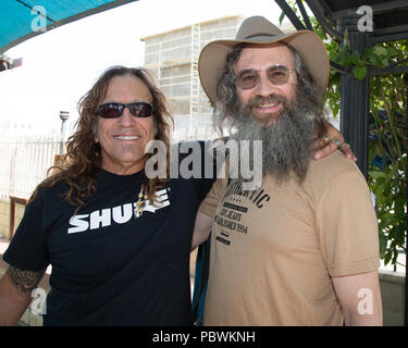 Yorba Linda, Kalifornien, USA. 29. Juli 2018. Die Teilnahme an den Blues Sweet Relief mit Orange County Blues Gesellschaft mit Lazer Lloyd an der Main Street Restaurant in Yorba Linda, Kalifornien statt. Credit: Sheri Determan/Alamy leben Nachrichten Stockfoto