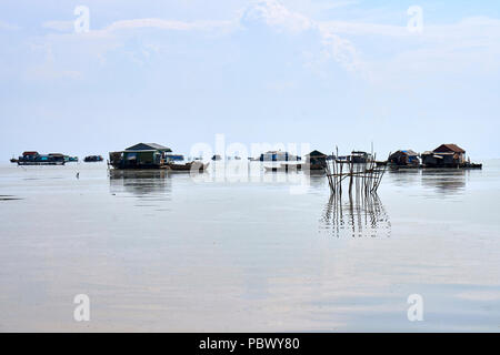 Schwimmende Dorf am Tonle Sap See in Kambodscha Stockfoto