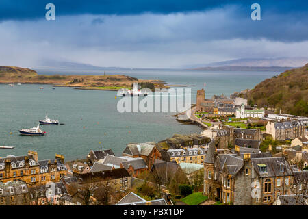 Die CalMac Fähre "Coruisk' zurück in den Hafen kommen bei Oban von Mull, Argyll und Bute, Schottland, Großbritannien Stockfoto