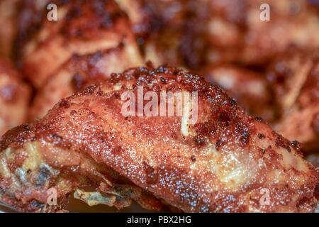 Nahaufnahme von Huhn braten, Makroaufnahme von Fried Chicken Stockfoto