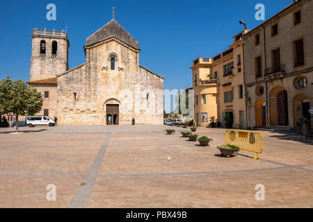 Monestir Sant Pere, Saint Pere Kloster, auf der Plaza Prat de St Pere, Besalu, Garrotxa, Katalonien, Spanien Stockfoto