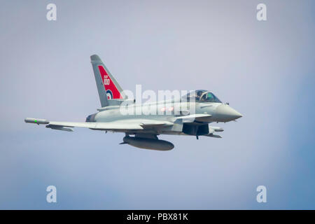 Fairford, Gloucestershire, Großbritannien - 14 Juli, 2018: Die Royal Air Force Euro Fighter Typhoon führt International Air Tattoo in Fairford 2018 Stockfoto