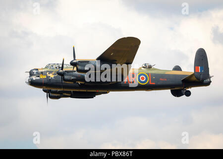 Fairford, Gloucestershire, Großbritannien - 14 Juli, 2018: Ein RAF BBMF Avro Lancaster führt an der Royal International Air Tattoo 2018 Stockfoto