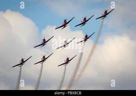 Fairford, Gloucestershire, Großbritannien - 14 Juli, 2018: Schweizer Luftwaffe Pilatus PC-7 angezeigte Fairford International Air Tattoo 2018 Stockfoto