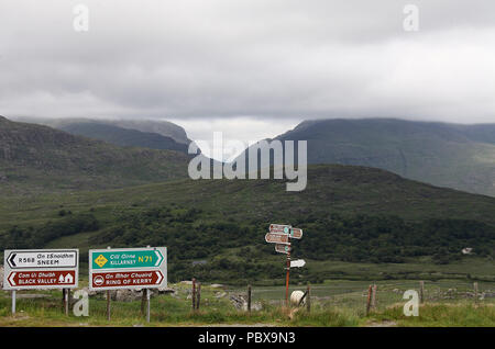 Blick auf Macgillycuddys Reeks von Molls Gap im County Kerry Stockfoto