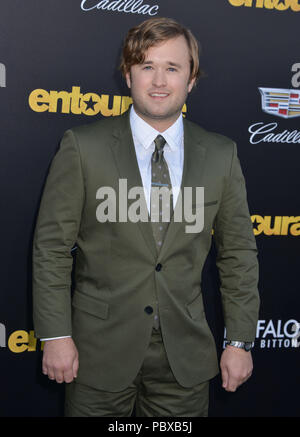 Haley Joel Osment 007 anden Entourage Premiere auf dem Westwood Village Theater in Los Angeles. Juni 1, 2015 Haley Joel Osment 007 - - - - - - - - - - - - - Red Carpet Event, Vertikal, USA, Filmindustrie, Prominente, Fotografie, Bestof, Kunst, Kultur und Unterhaltung, Topix Prominente Fashion/Vertikal, Besten, Event in Hollywood Leben - Kalifornien, Roter Teppich und backstage, USA, Film, Stars, Film Stars, TV Stars, Musik, Promis, Fotografie, Bestof, Kunst, Kultur und Unterhaltung, Topix, drei Viertel, vertikal, eine Person aus dem Jahr 2015, Anfrage tsuni @ Gamm Stockfoto