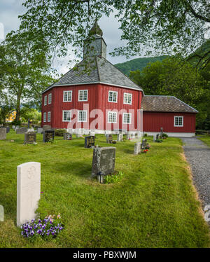 Der Krieg Grab von A.V. Petch, die einem Vollmatrosen am Roten Grytten Kirche, in der Nähe von Molde, Norwegen. Stockfoto