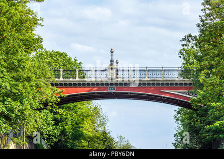 Die berühmten viktorianischen Torbogen Brücke, im Jahr 1897 die frühere John Nash Bridge zu ersetzen, Durchführung Hornsey Lane über Archway Road, London, UK Stockfoto