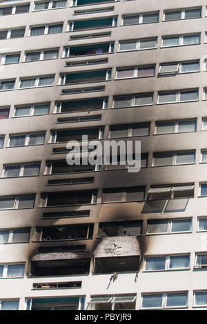 Szene von Feuer auf der 12. Etage, Wohnung in Grafton House, Wellington Street, Bug, East London. Mit: Atmosphäre, Wo: London, England, Großbritannien Wann: 29 Jun 2018 Credit: Wheatley/WANN Stockfoto