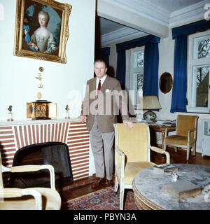 Karl Emanuel, 14. Herzog von Croy im Haus Merfeld in Dülmen, Deutschland 1981. Karl Emanuel, 14 Herzog von Croy in Merfeld Mansion am Duelmen, Deutschland 1981. Stockfoto