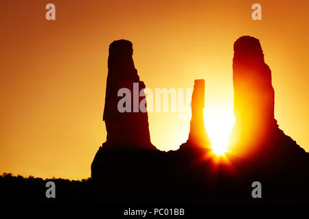 Sonnenuntergang im Monument Valley, Arizona, USA Stockfoto