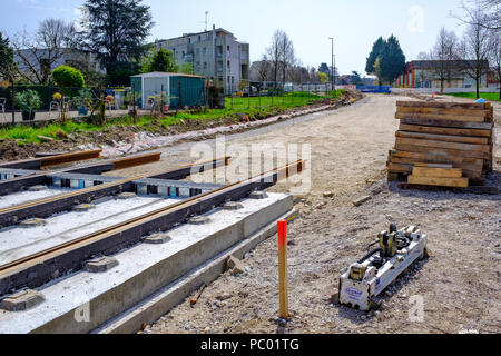 Straßburg, Tram Baustelle, Gleis, Beton Bett, Häuser, unbefestigte Straße, Linie E Erweiterung, Elsass, Frankreich, Europa, Stockfoto