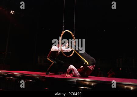 Fünf akrobatische SWIZZLE JUNGS IM CLUB SWIZZLE, ROUNDHOUSE, Chalk Farm Road, Camden Town, LONDON MONTAG, 30. JULI 2018 Stockfoto