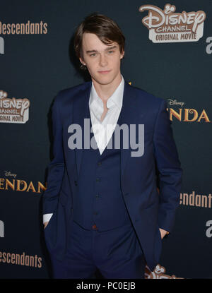 {Filename base} bei der Premiere von Disney's "escendants' an der Walt Disney Studios Theater am 24. Juli 2015 in Burbank, Kalifornien. Mitchell hoffen - - - - - - - - - - - - - Red Carpet Event, Vertikal, USA, Filmindustrie, Prominente, Fotografie, Bestof, Kunst, Kultur und Unterhaltung, Topix Prominente Fashion/Vertikal, Besten, Event in Hollywood Leben - Kalifornien, Roter Teppich und backstage, USA, Film, Stars, Film Stars, TV Stars, Musik, Promis, Fotografie, Bestof, Kunst, Kultur und Unterhaltung, Topix, drei Viertel, vertikal, eine Person aus dem Jahr 2015. Stockfoto