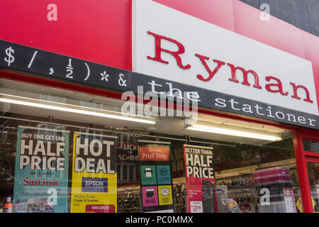 Ryman Der papierladen auf Kensington High Street, London, UK Stockfoto