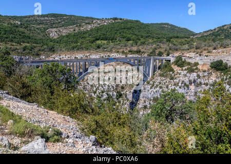 Bungee in der Verdon Schlucht, Alpes-de-Haute-Provence, Frankreich, Europa springen Stockfoto