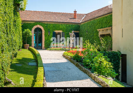 Die Villa del Balbianello, berühmte Villa in der Gemeinde Lenno gelegen, mit Blick auf den Comer See. Lombardei, Italien. Stockfoto