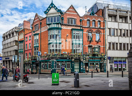 O'Neills Irish Pub im Zentrum von Dublin, Irland am 7. Mai 2013 getroffen Stockfoto