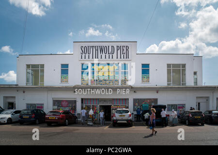 Southwold Pier Eingang in die Stadt am Meer, Southwold, Suffolk UK Stockfoto