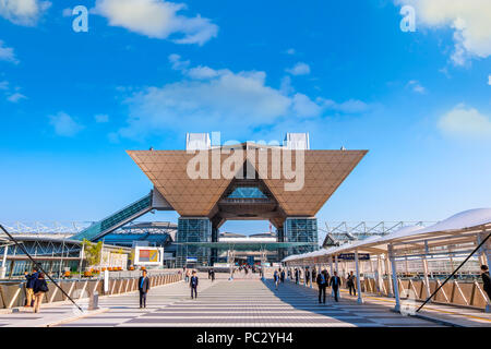 TOKYO, Japan - 19 April 2018: Tokyo Big Sight offiziell als Tokyo International Exhibition Center in Odaiba bekannt ist die größte Abkommen - Zentrum in J Stockfoto