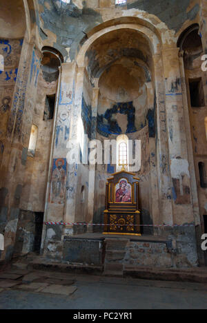 Innenraum der armenischen Kathedrale Kirche vom Heiligen Kreuz auf der Insel Akdamar. Van See. Türkei Stockfoto