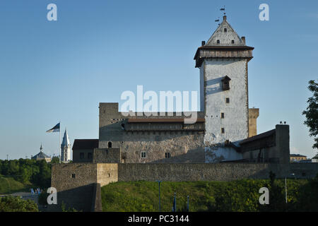 Mittelalterliche Burg in Narva, estnische Grenze mit Russland Stockfoto