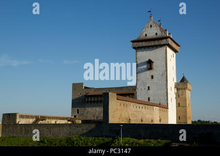 Mittelalterliche Burg in Narva, estnische Grenze mit Russland Stockfoto