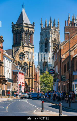 York Minster von Lendal Brücke gesehen. York, North Yorkshire, England, Vereinigtes Königreich. Stockfoto