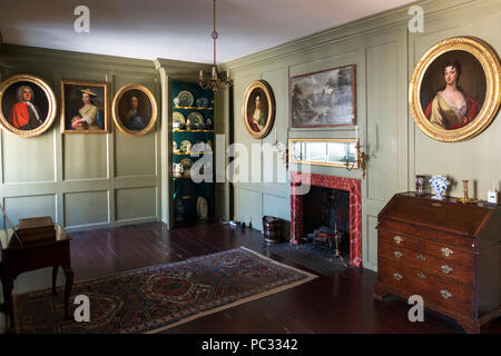 Innenraum der georgischen Zimmer in Gladstones Land historische Gebäude auf der Royal Mile in der Altstadt von Edinburgh, Schottland, Großbritannien Stockfoto