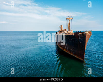 Antenne Drone Ansicht der alten Schiffswrack Ghost Ship Stockfoto