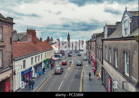 High Street im Zentrum von Berwick-upon-Tweed, nördlichste Stadt in Northumberland an der Mündung des Flusses Tweed in England, Großbritannien Stockfoto