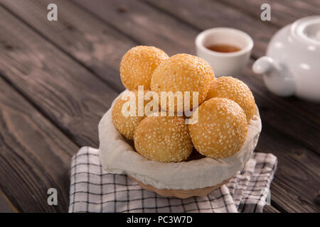 Onde - onde. indonesische traditionelle Street Food Stockfoto