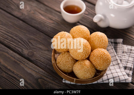 Onde - onde. indonesische traditionelle Street Food Stockfoto