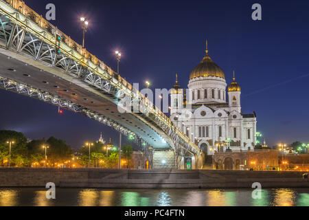 Moskau City Skyline bei Nacht die Christ-Erlöser-Kathedrale und Brücke über Fluss Moskau, Moskau, Russland Stockfoto