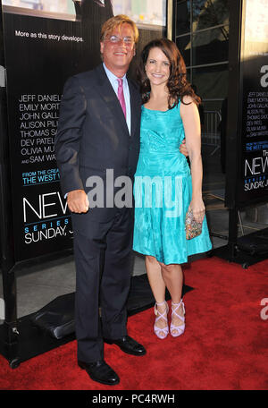 Aaron Sorkin, Kristin Davis bei Newsroom Premiere Arclight Theater in Los Angeles. a Aaron Sorkin, Kristin Davis 13 - - - - - - - - - - - - - Red Carpet Event, Vertikal, USA, Filmindustrie, Prominente, Fotografie, Bestof, Kunst, Kultur und Unterhaltung, Topix Prominente Fashion/Vertikal, Besten, Event in Hollywood Leben - Kalifornien, Roter Teppich und backstage, USA, Film, Stars, Film Stars, TV Stars, Musik, Promis, Fotografie, Bestof, Kunst, Kultur und Unterhaltung, Topix, Vertikal, Familie von aus dem Jahr 2012, Anfrage tsuni@Gamma-USA.com Ehemann einen Stockfoto