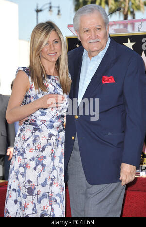 Jennifer Aniston und Vater John Aniston geehrt mit einem Stern auf dem Hollywood Walk of Fame in Los Angeles. a Jennifer Aniston Star 23 - John Aniston - - - - - - - - - - - - - Red Carpet Event, Vertikal, USA, Filmindustrie, Prominente, Fotografie, Bestof, Kunst, Kultur und Unterhaltung, Topix Prominente Fashion/Vertikal, Besten, Event in Hollywood Leben - Kalifornien, Roter Teppich und backstage, USA, Film, Stars, Film Stars, TV Stars, Musik, Promis, Fotografie, Bestof, Kunst, Kultur und Unterhaltung, Topix, Vertikal, Familie von aus dem Jahr 2012, Anfrage tsuni@G Stockfoto