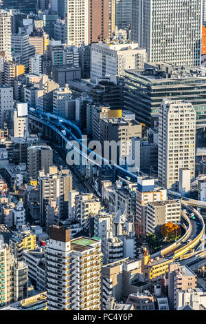 Asien Business Konzept für Immobilien und Corporate Bau - Panoramablick auf die moderne Skyline der Stadt aus der Vogelperspektive Luftaufnahme von Odaiba & Tokyo Metropolitan E Stockfoto