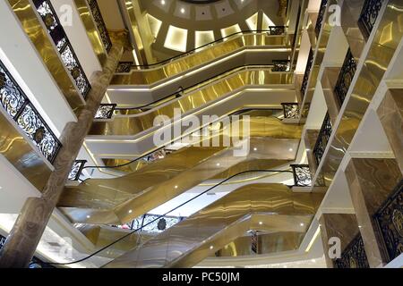 Trang Tien Plaza, Luxus Kaufhaus. Hanoi. Vietnam. | Verwendung weltweit Stockfoto