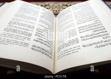 Holy Quran english version übersetzt. | Verwendung weltweit Stockfoto