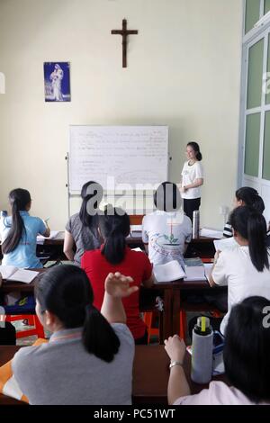 Franziskaner Missionsschwestern von Maria Kirche. Englisch unterricht. Ho Chi Minh City. Vietnam. | Verwendung weltweit Stockfoto