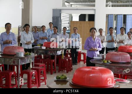 Dominikanische Gemeinschaft von Bien Hoa. Catholc Schwester zum Mittagessen. Vietnam. | Verwendung weltweit Stockfoto