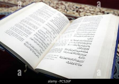 Holy Quran english version übersetzt. | Verwendung weltweit Stockfoto